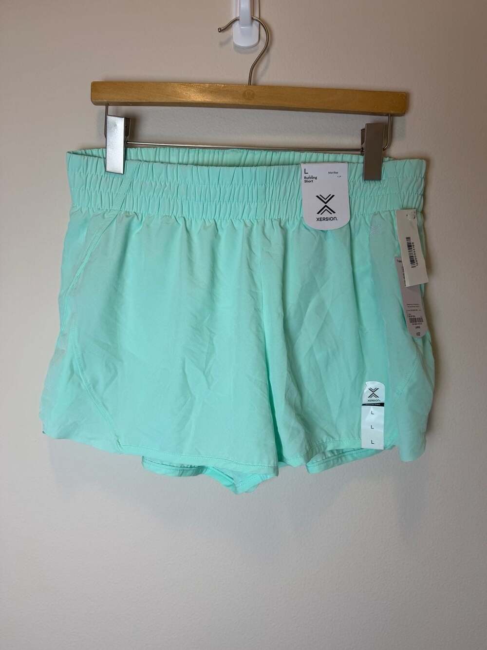 Xersion Running Short Size L Balmy Sea